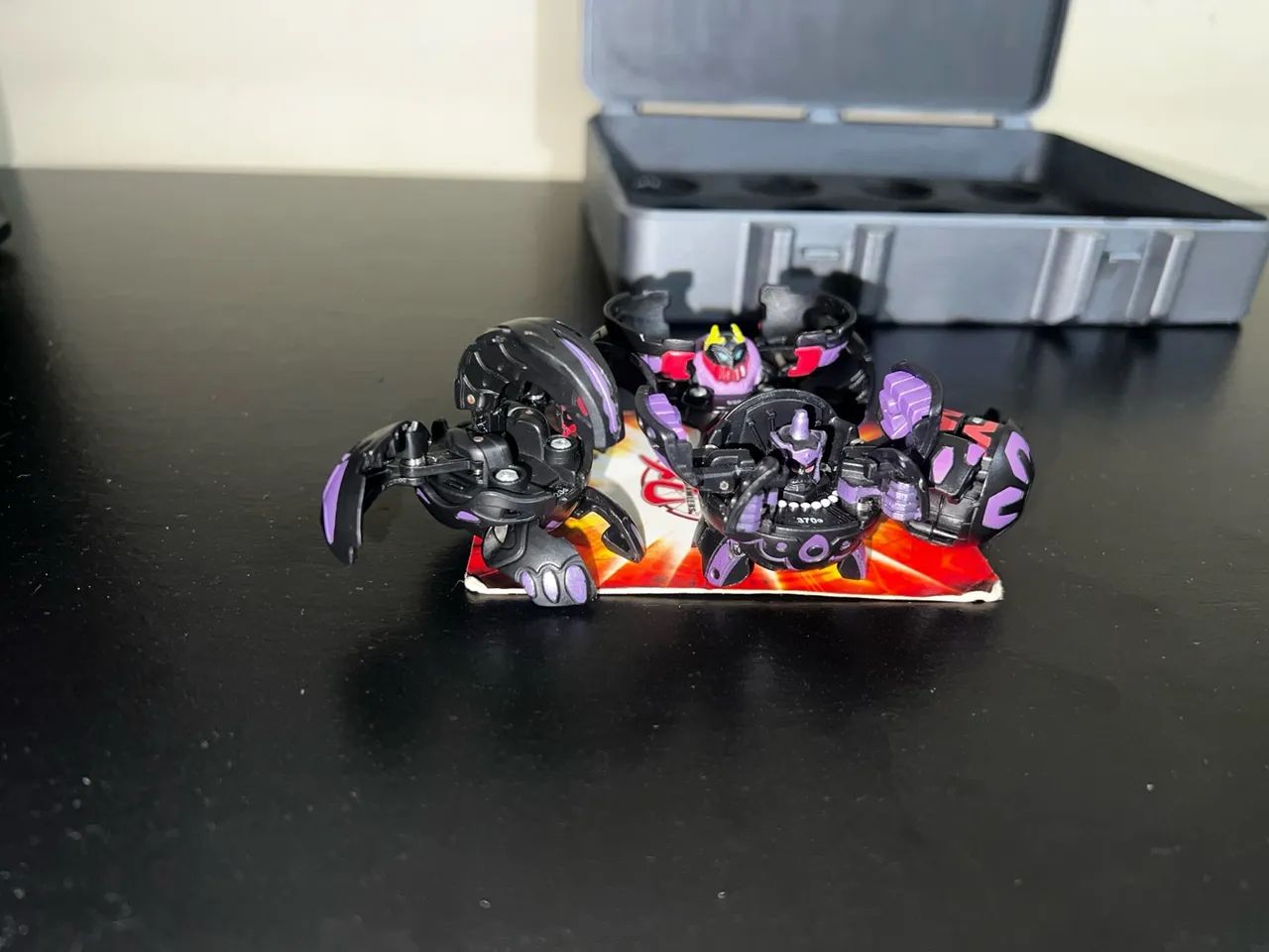 Lote 19 Bakugan + Maleta - Foto 2