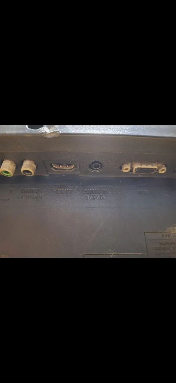 tv de 40 polegadas com manchas na tela mas funcionando tudo perfeitamente e com controle - Foto 5