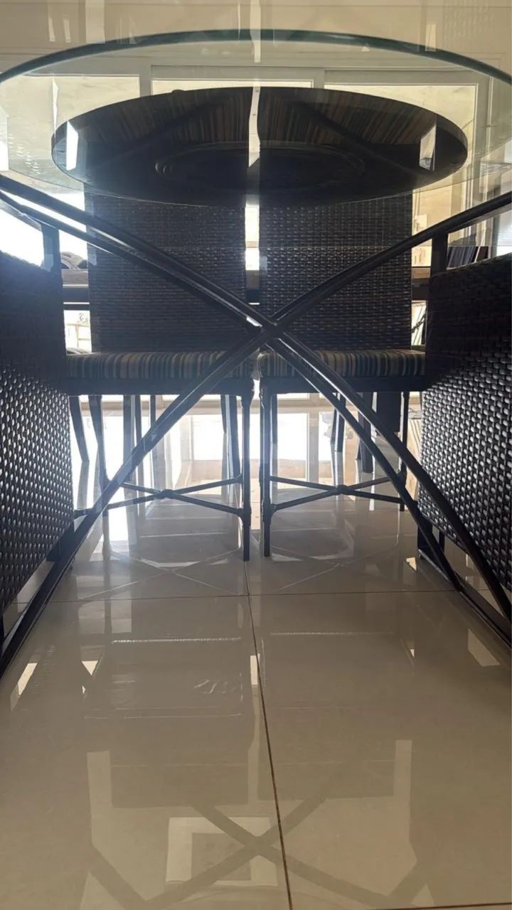 Mesa de 8 lugares IMPECÁVEL  - Foto 4