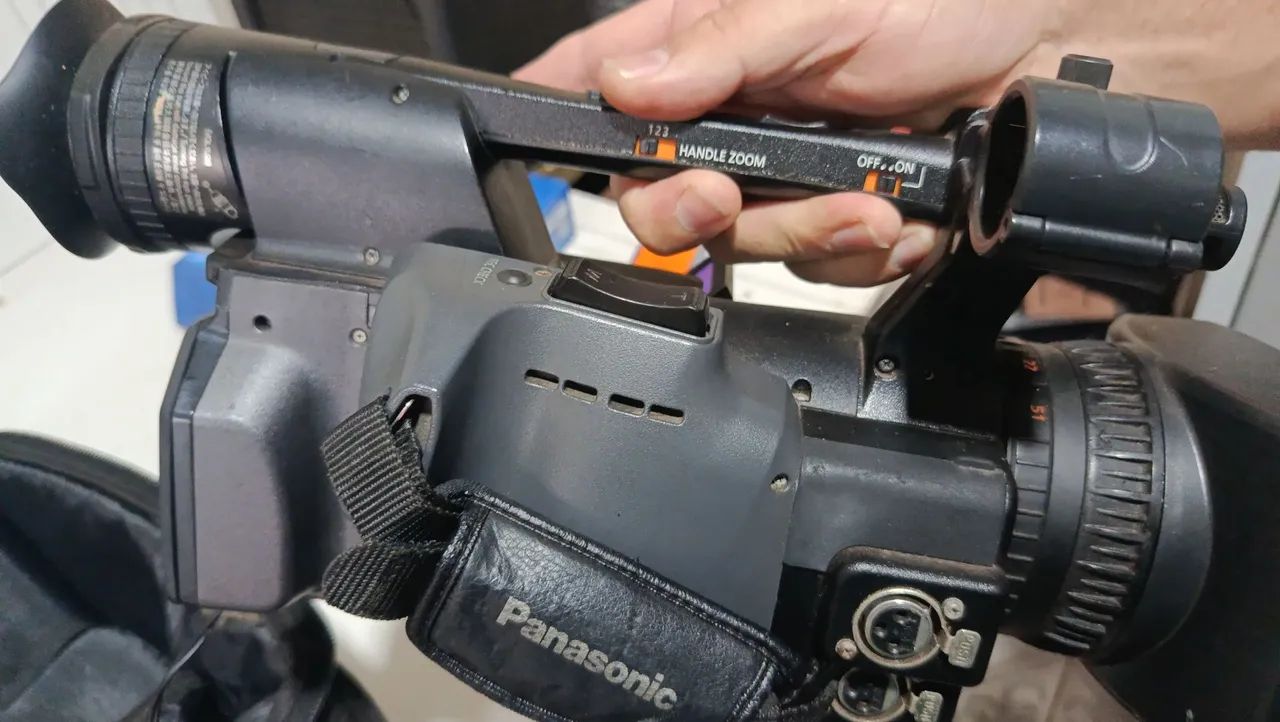 Câmera Panasonic HMC 15065606299850370124