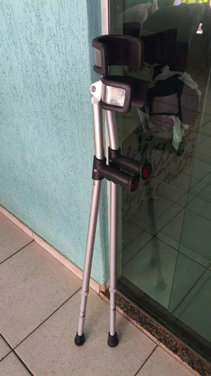 Muleta Ergonômica Ajustável em Alumínio - Conforto e Segurança