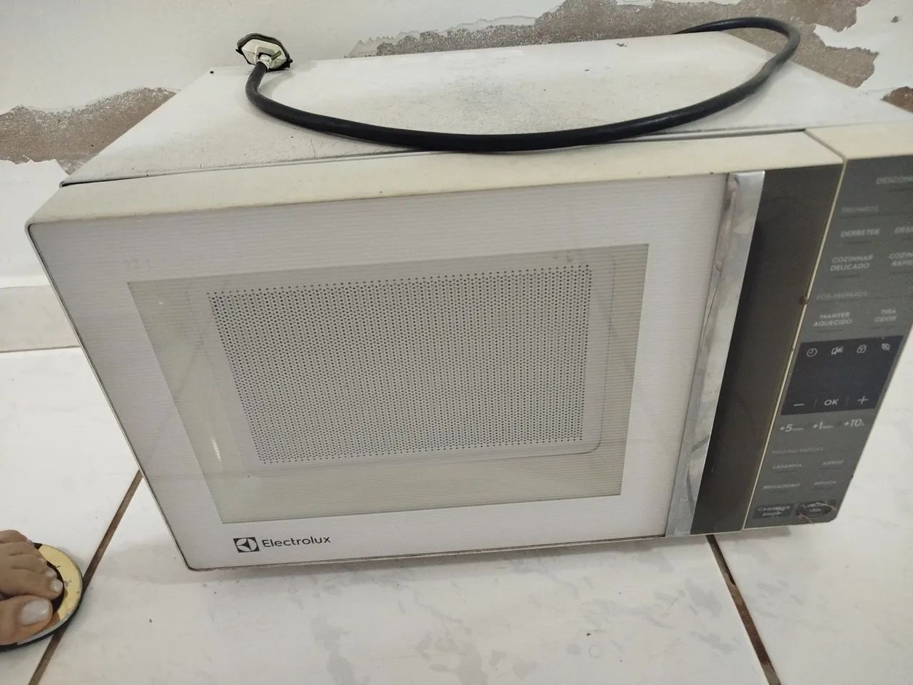 VENDO MICROONDAS 32 LITROS - Foto 2
