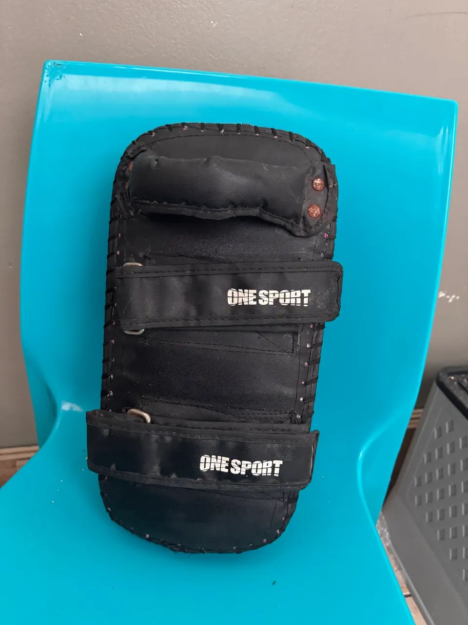 Aparador de chute muay thai