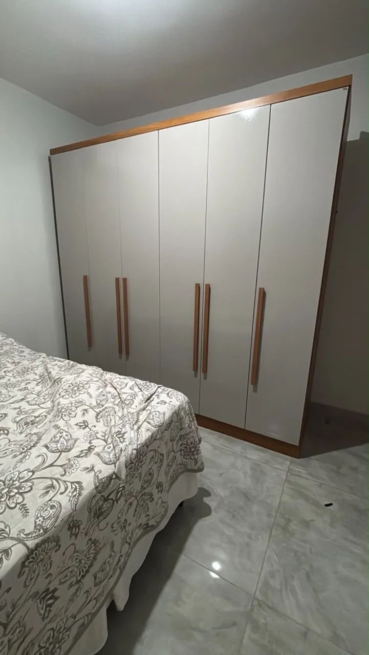 Vendo guarda roupa, super conservado! 