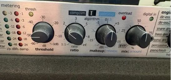 Compressor TC Eletronic C300 - Excelente Estado - Foto 3