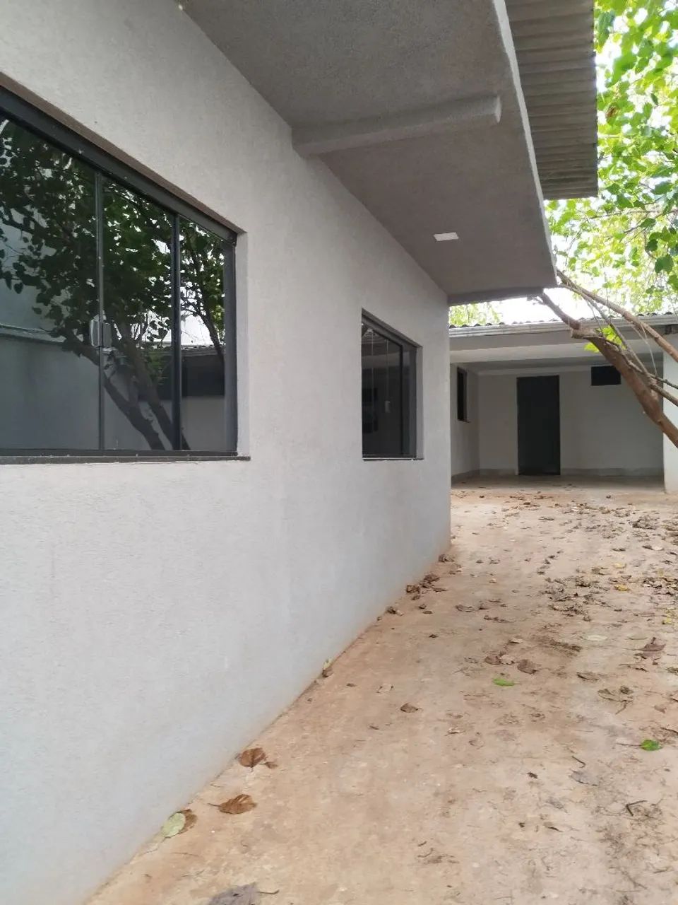 Duas casas com 2 suítes cada