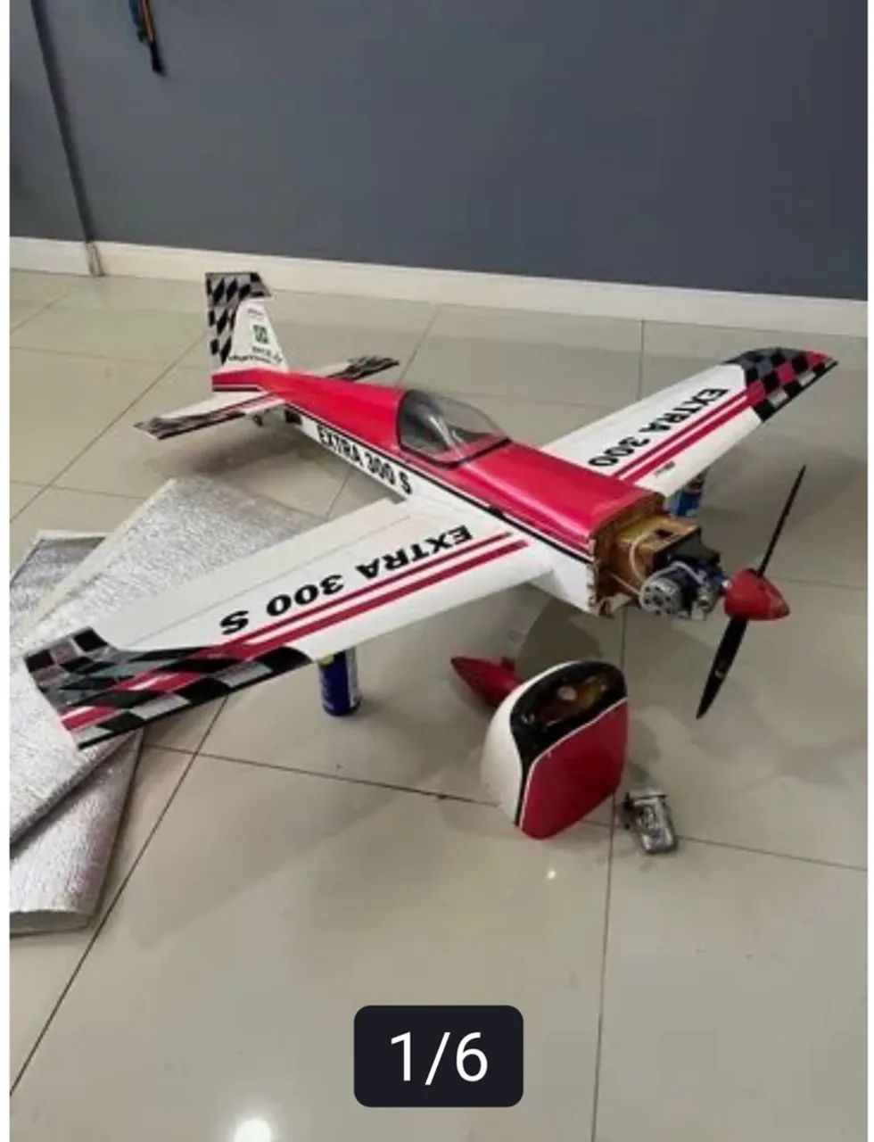 Aeromodelo Extra 300