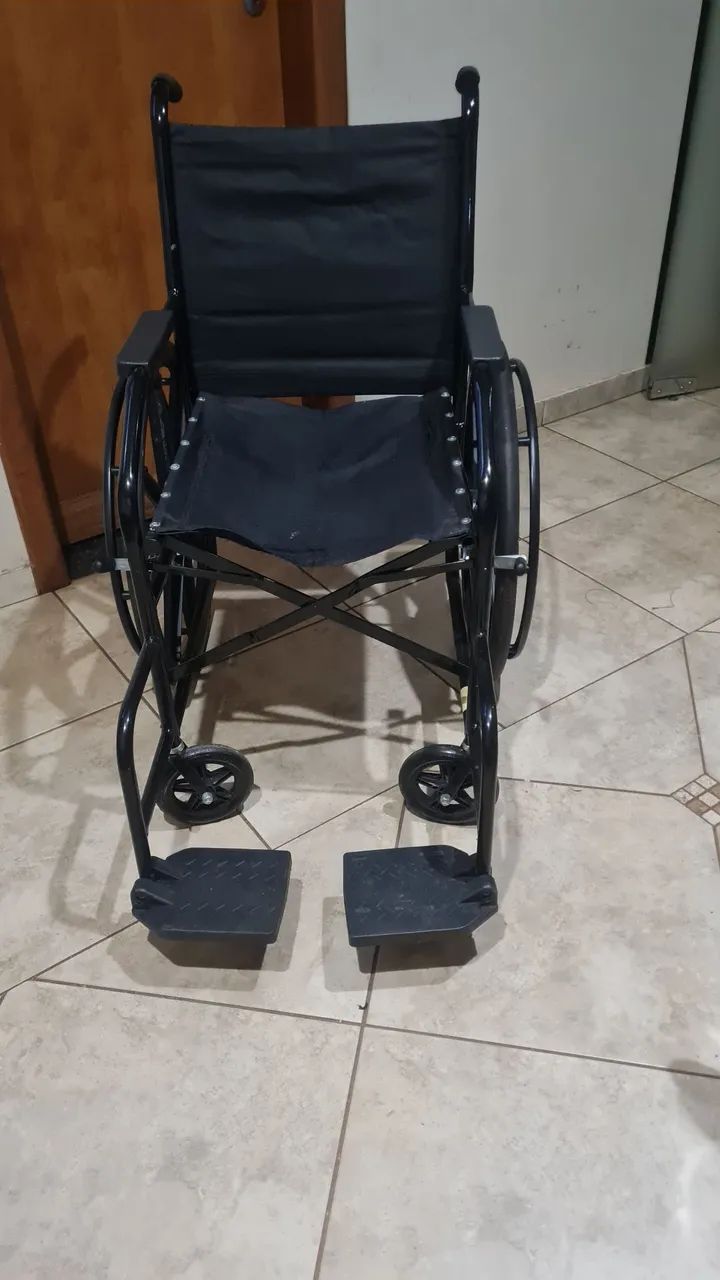 Cadeira de rodas adulto . - Foto 3