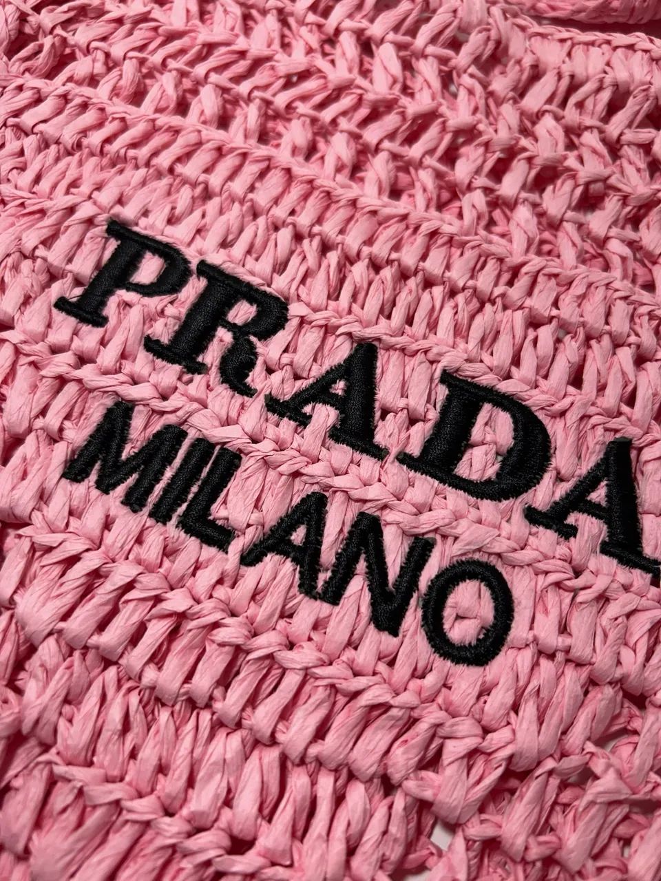 Bolsa em ráfia crochê Prada - Foto 2