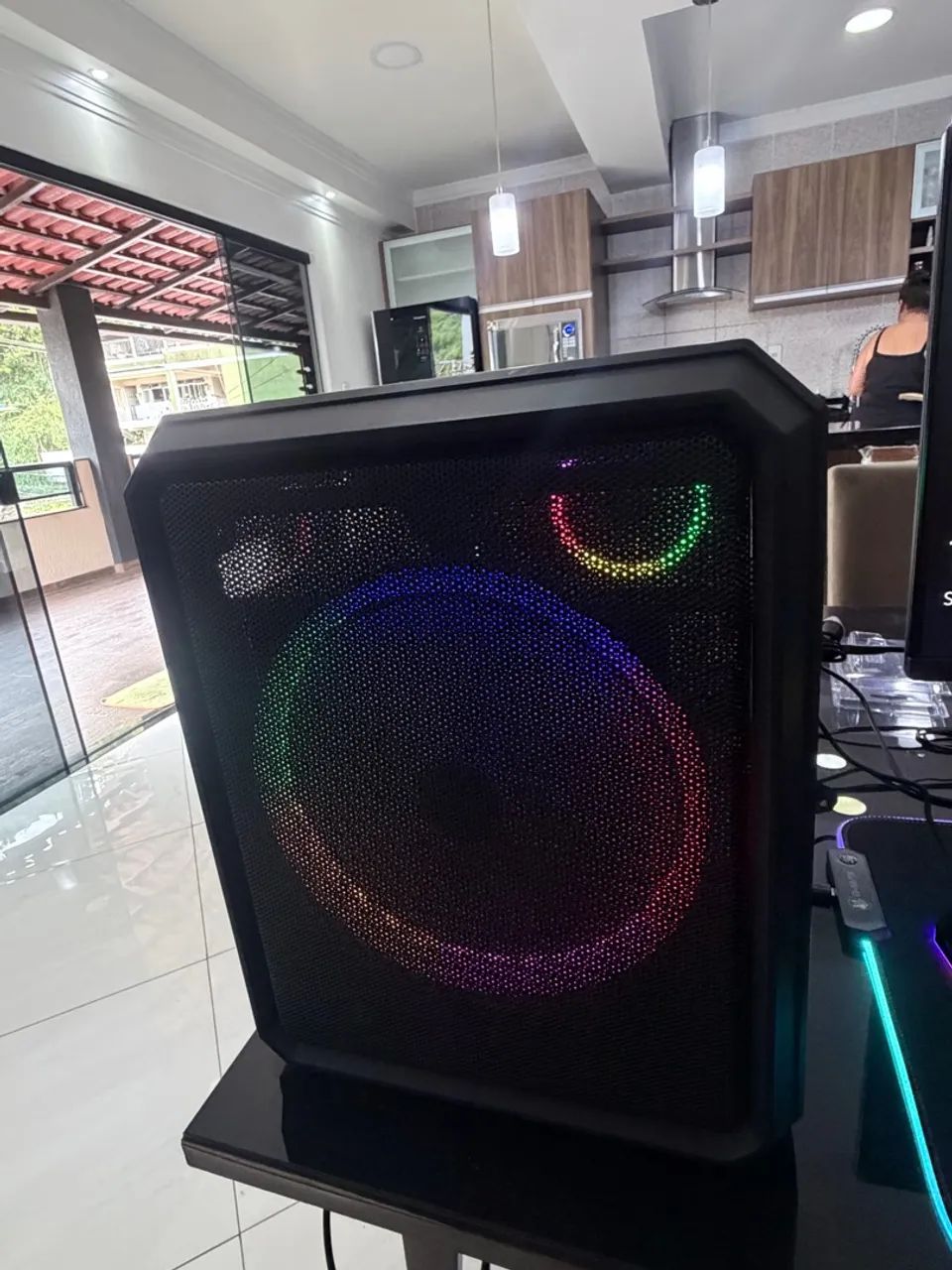 PC COM ILUMINAÇÃO RGB 