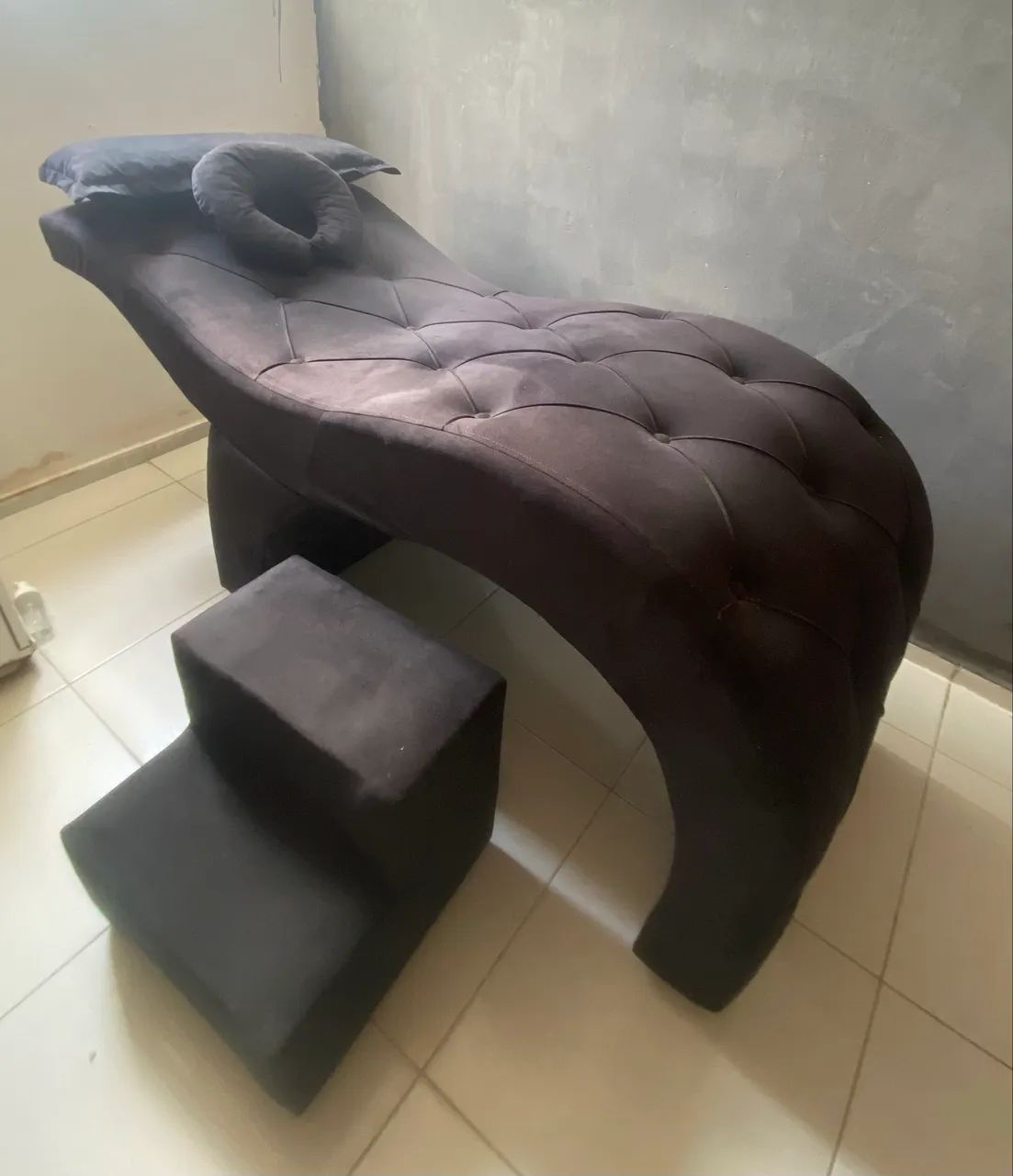 Maca luxo preta, com almofada e escada semi nova - Foto 3