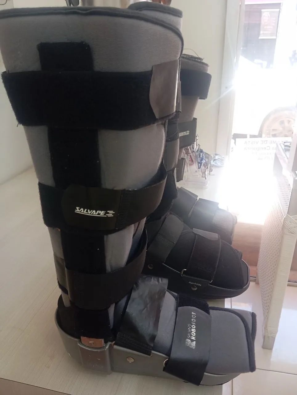 Vendo 3 botas ortopedicas valor cada uma 100  - Foto 2