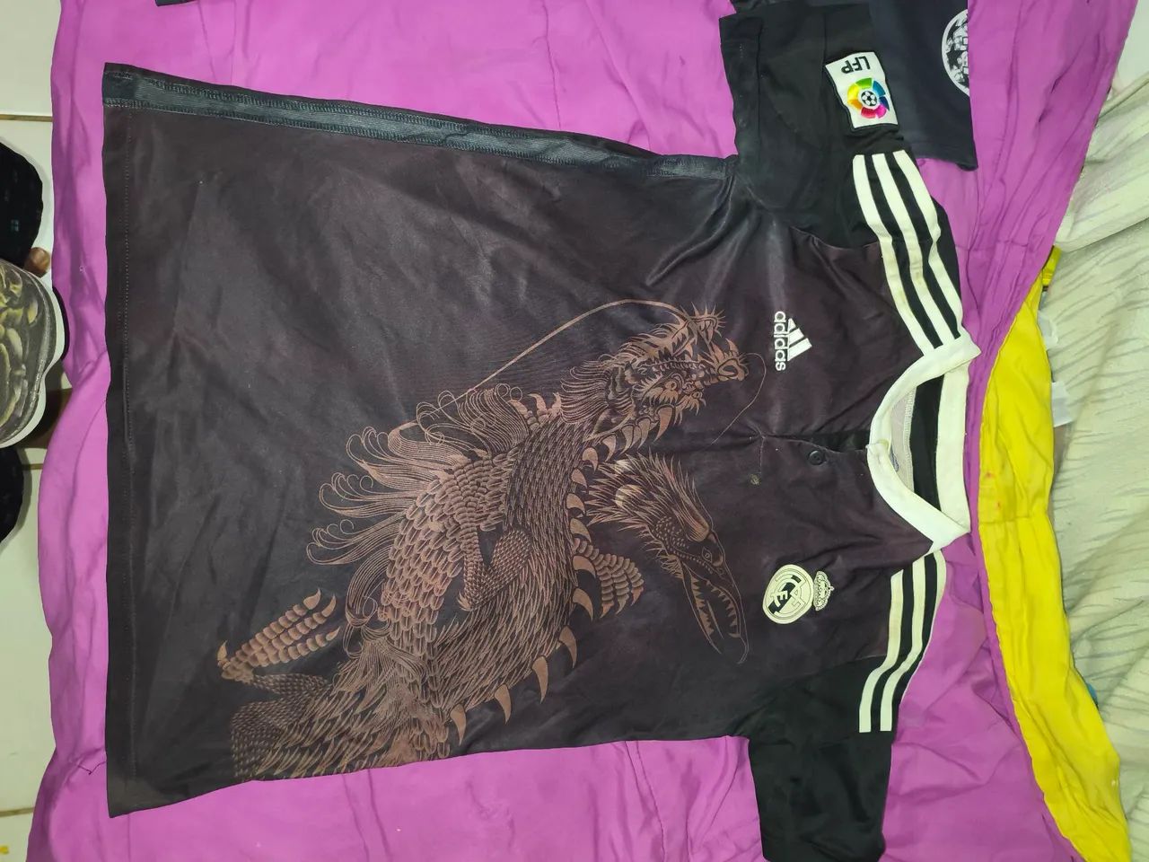 Camisas Real Madrid tamanho M com avarias  - Foto 3
