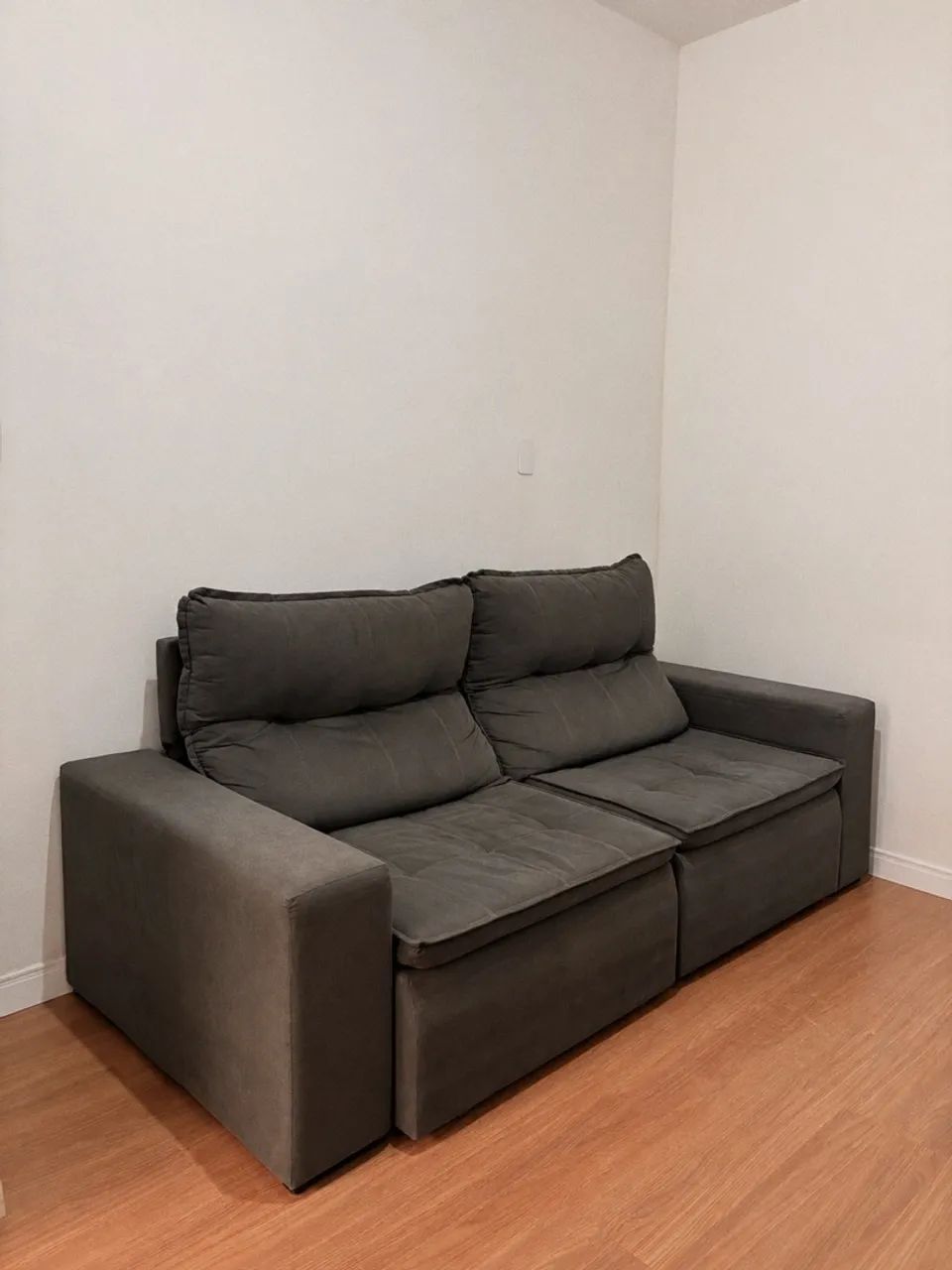 Sofá Retrátil 2 Lugares Cinza Chumbo