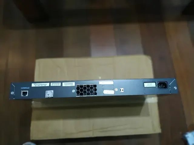 Switch Gerenciável Cisco Catalyst Ws-2960-24tc-s - Foto 2