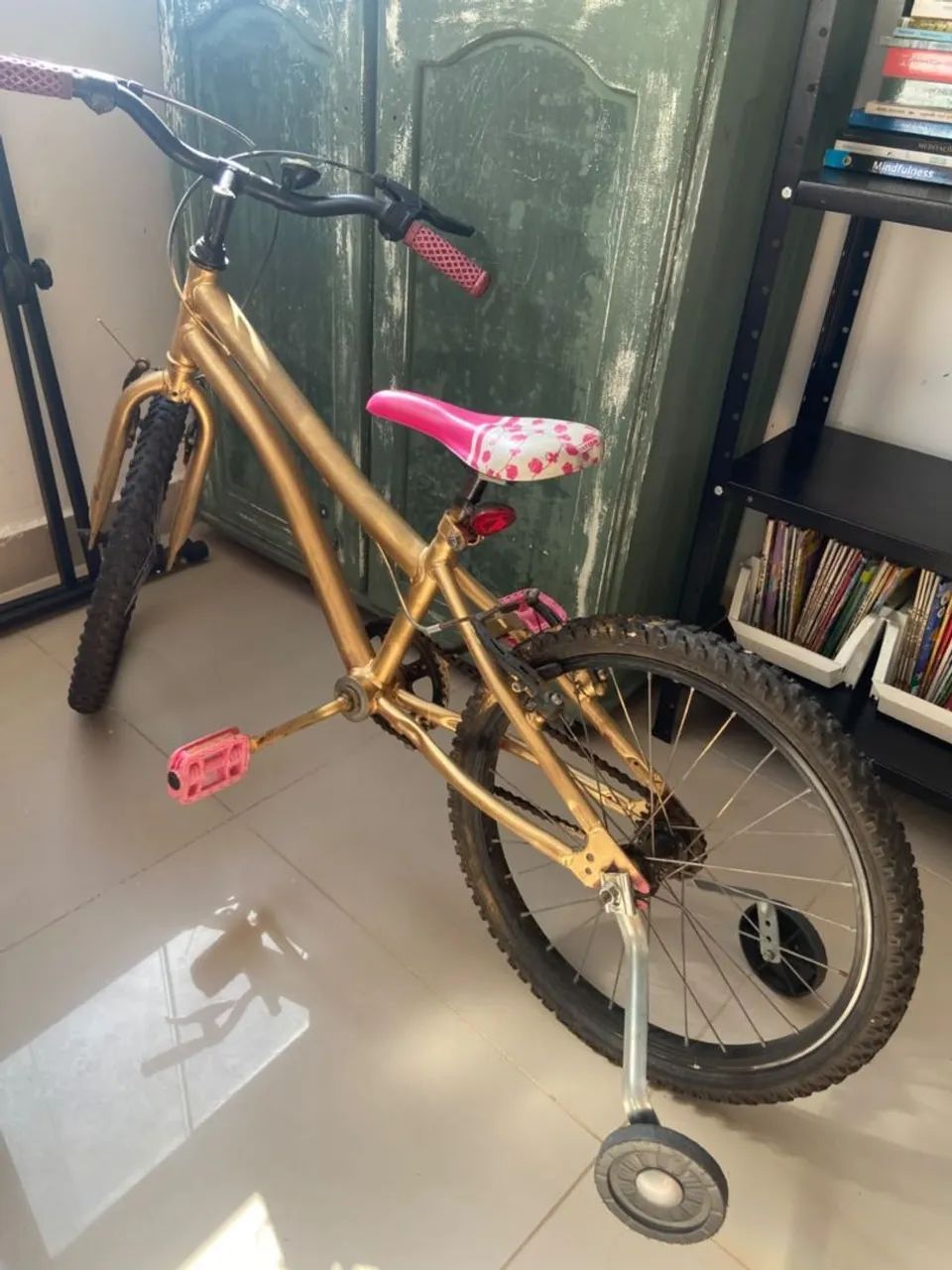 Bicicleta infantil com rodinhas  - Foto 3