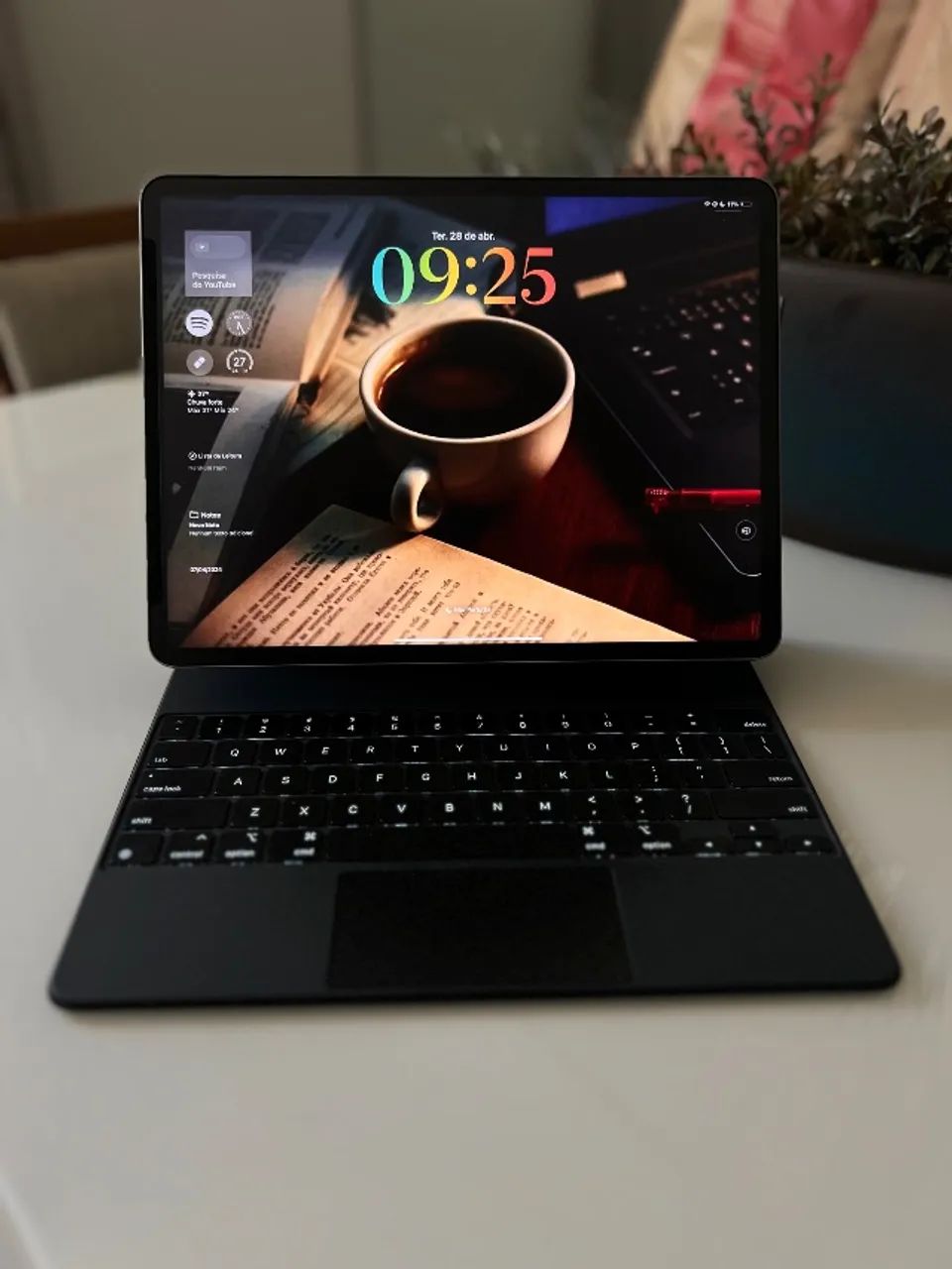 iPad Pro 12.9 + Magic Keyboard + Apple Pencil. - Notebooks
