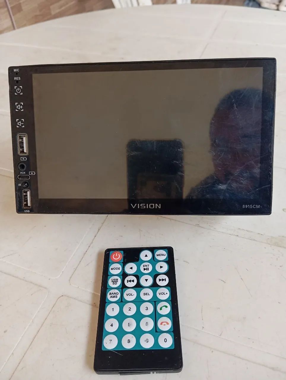 Tela multimídia universal com controle remoto 