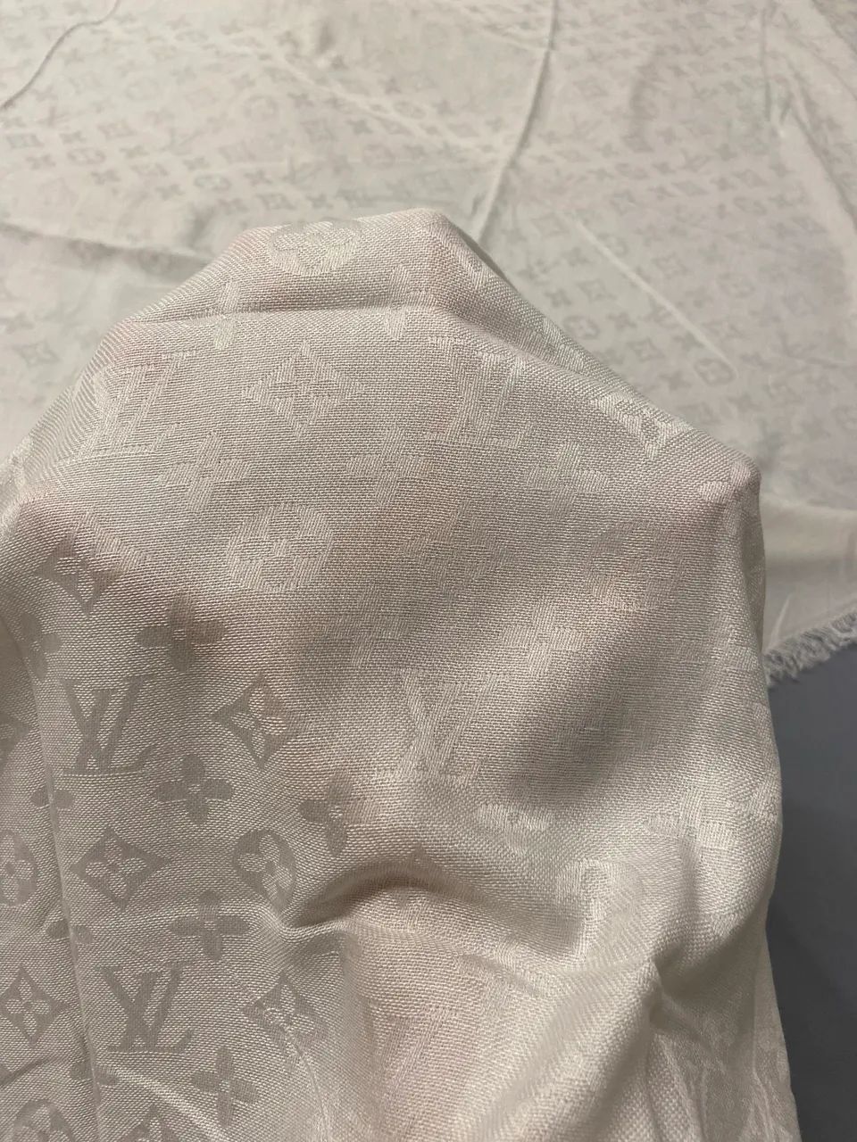 Lenço grande echarpe Louis Vuitton branco  - Foto 3