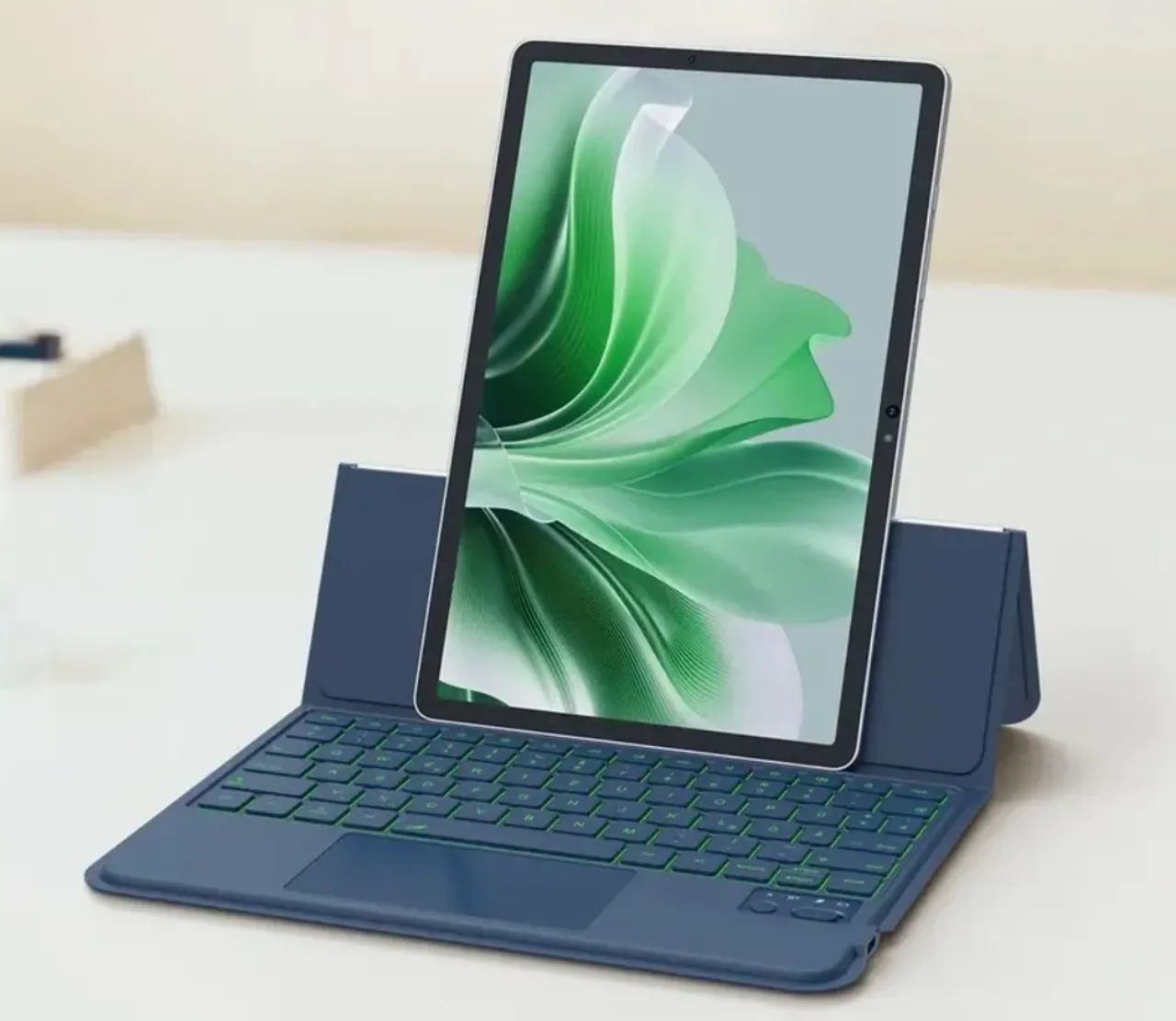 Capa com teclado tablet samsung S7FE/S7 Plus/S8 Plus/S9 Plus/S9FE Plus/S10 Plus 12.4? - Foto 3