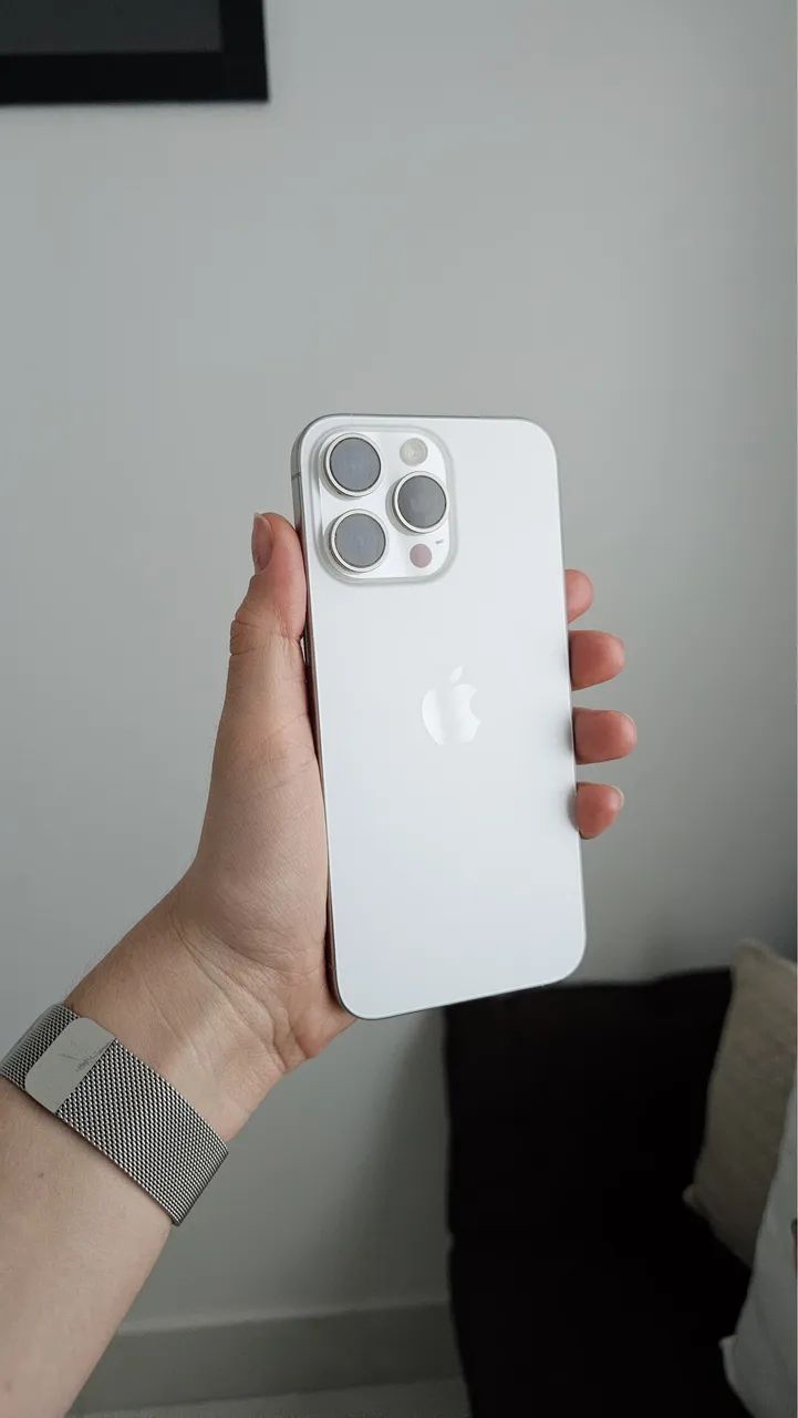 iPhone 15 PRO MAX titânio branco  - Foto 3