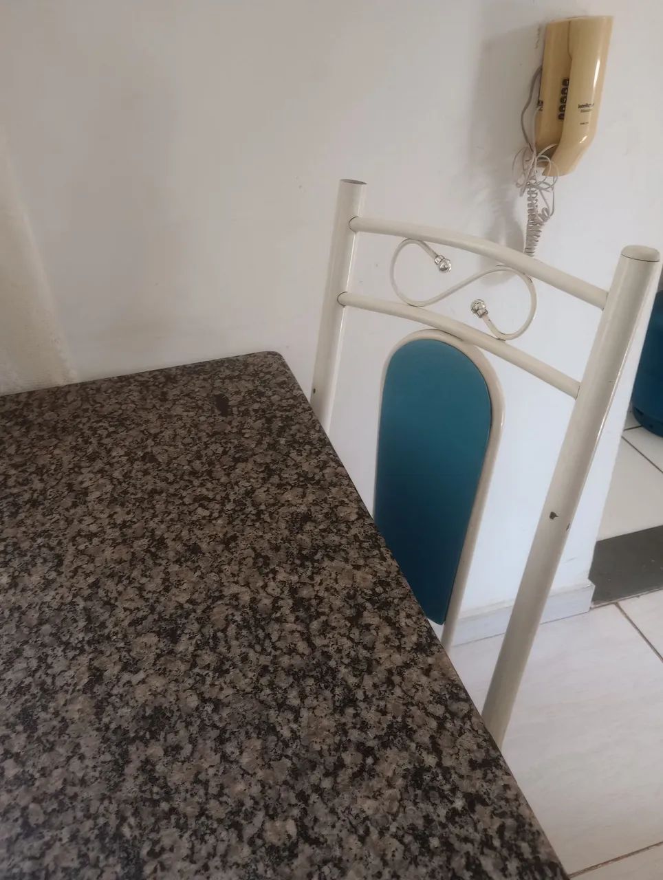 Mesa de granito com 4 cadeiras - Foto 4