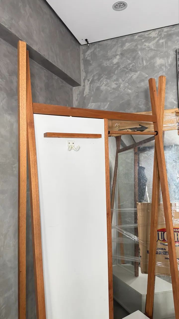 Móvel projetado de madeira 