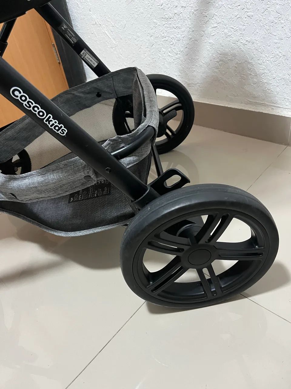 Carrinho de bebê com Moisés CoscoKids - Foto 4