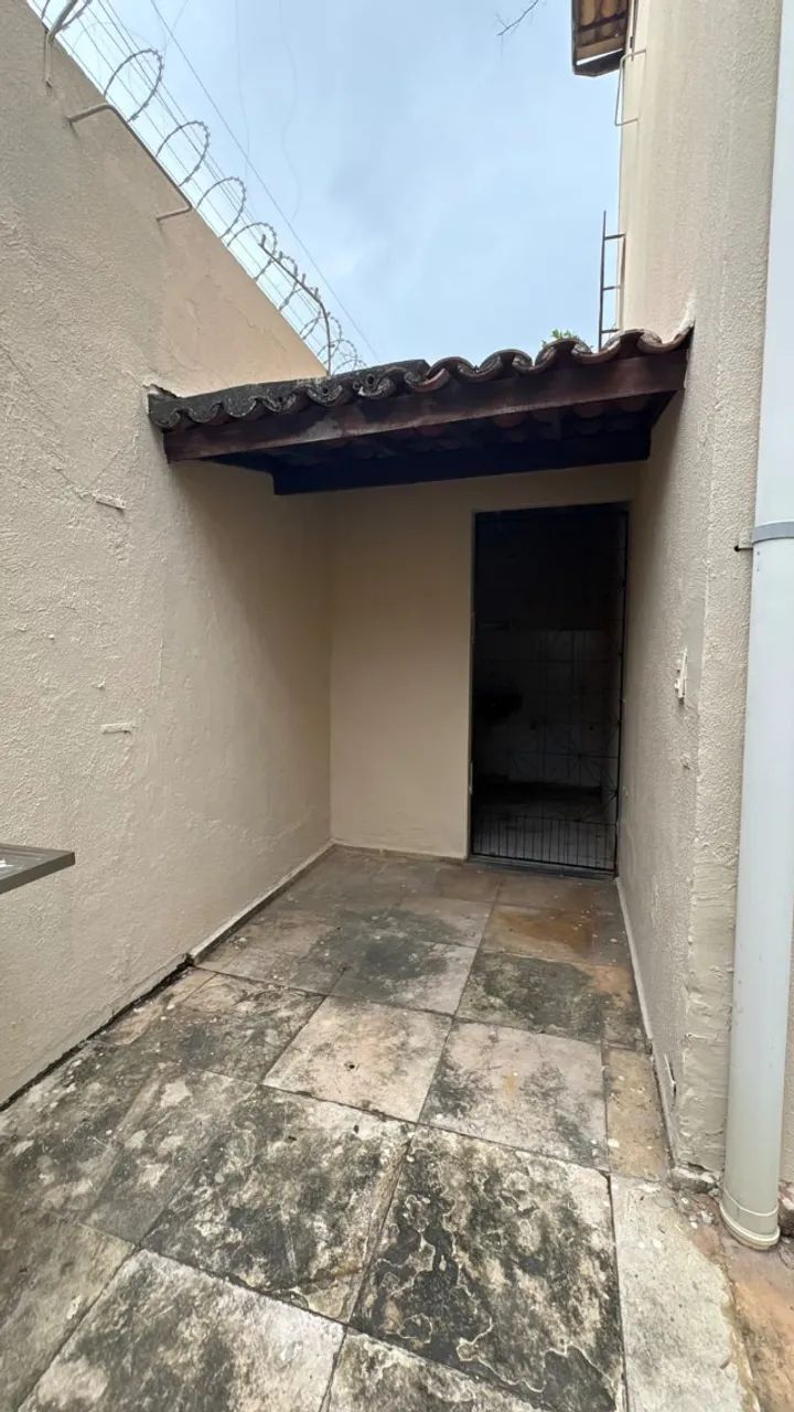 Casa duplex com cinco quartos sendo quatro suítes - Jardim das Oliveiras - 208m²  - Foto 2