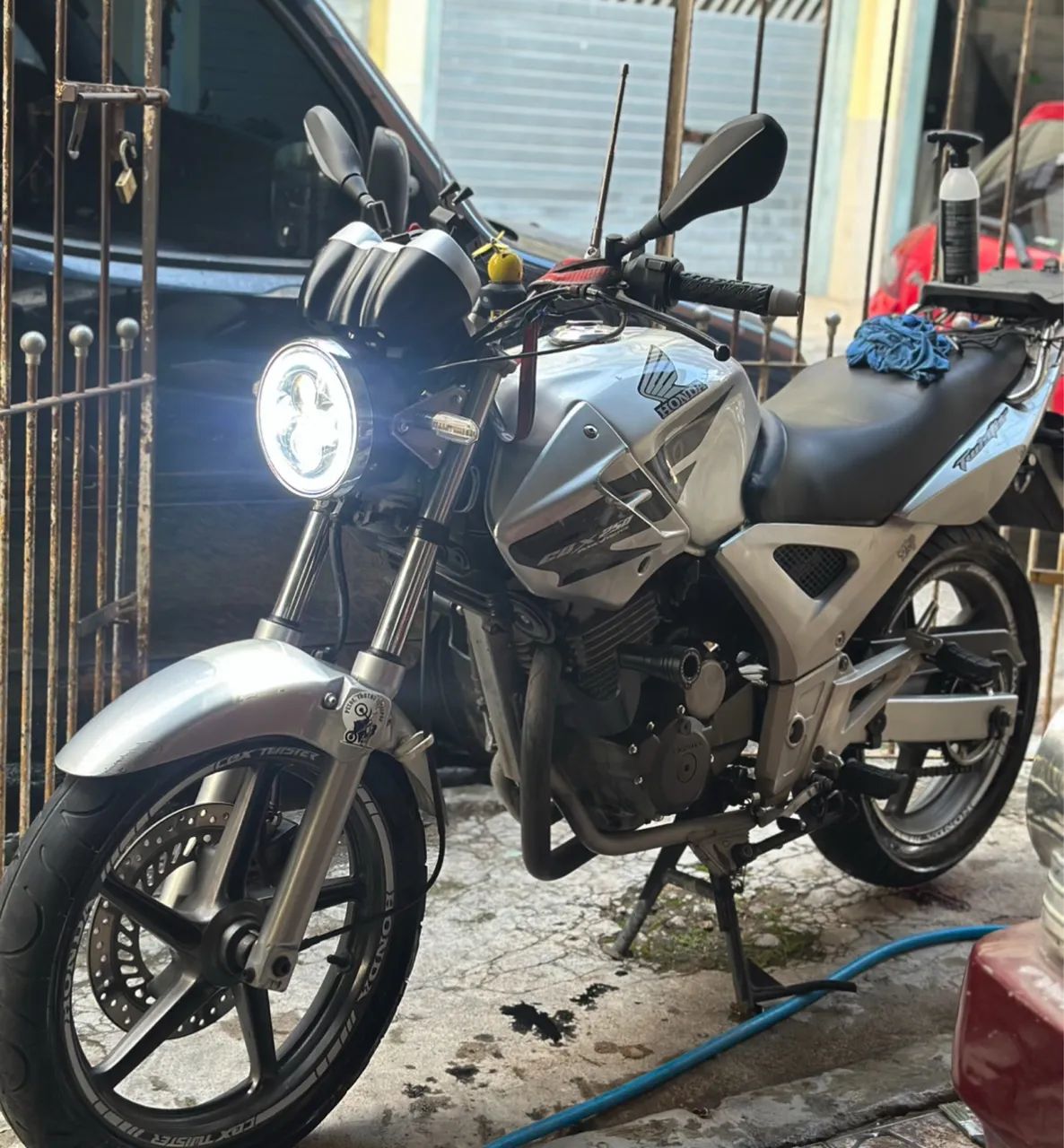 Cbx 250 twister