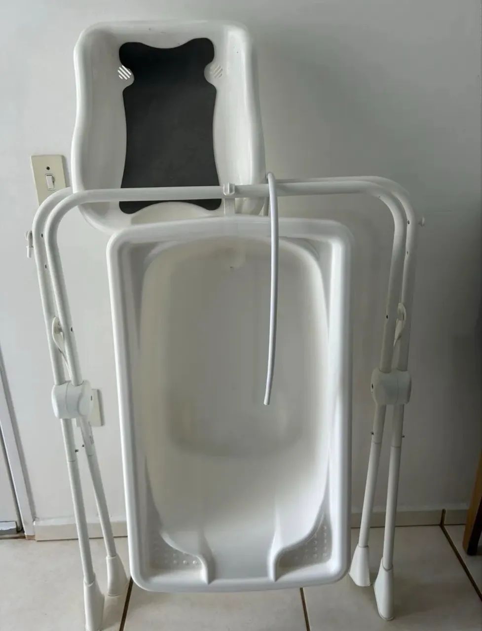Banheira de bebê usada. 
