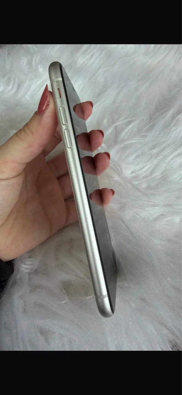 Vendo IPhone 11 Branco - Foto 4