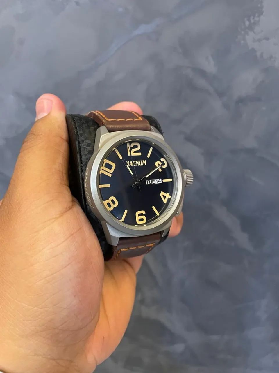 Vendo Relógio Magnun Quartz (USADO) - Foto 2