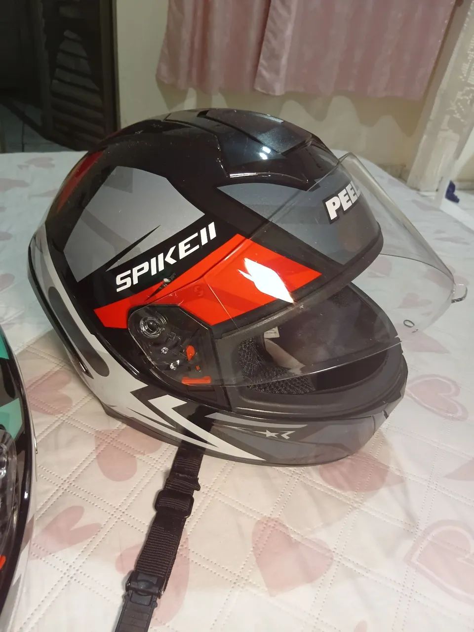VENDO CAPACETES SEMI NOVOS - Foto 2