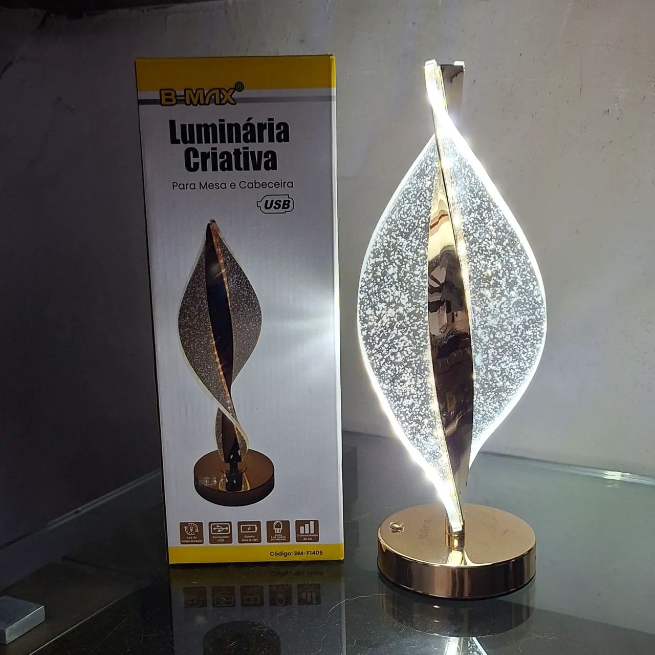 Luminária de mesa e cabiceira Led abajur  - Foto 3