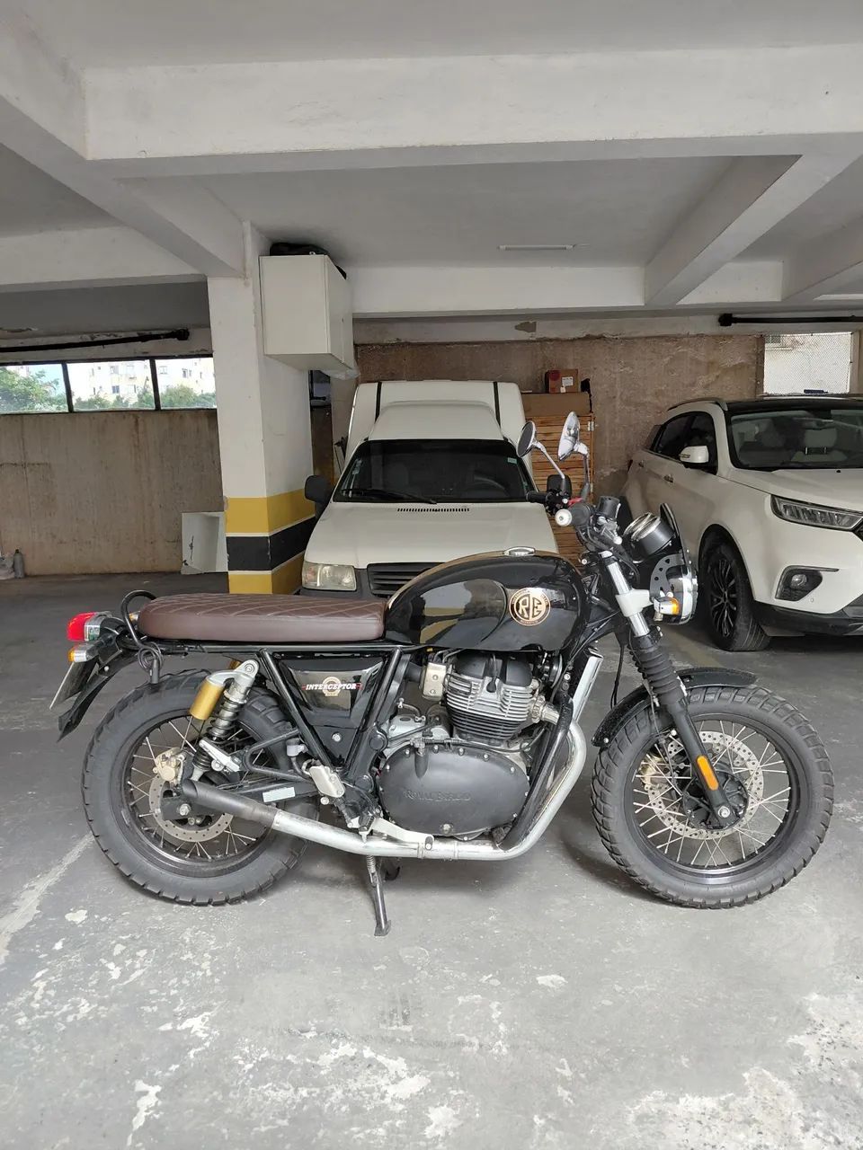 Interceptor 650 equipada  - Foto 4
