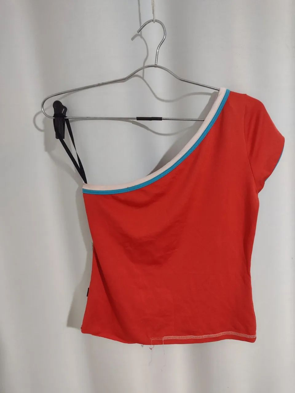 Blusa laranja  único ombro - Foto 2