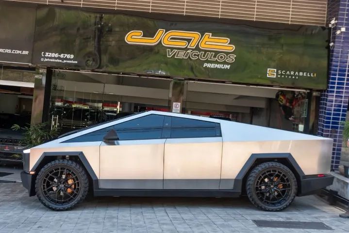 Tesla Cybertruck Foundation, foto 5 de 17