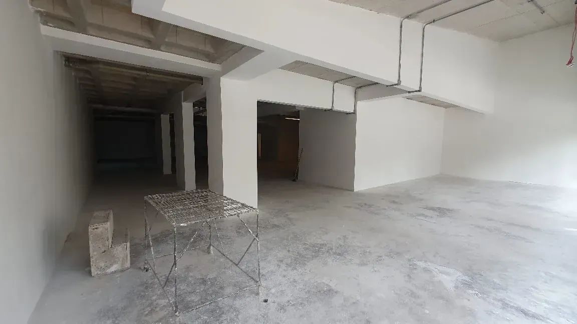 Loja nova com 390 m2 e excelente frente de vidro - Foto 3