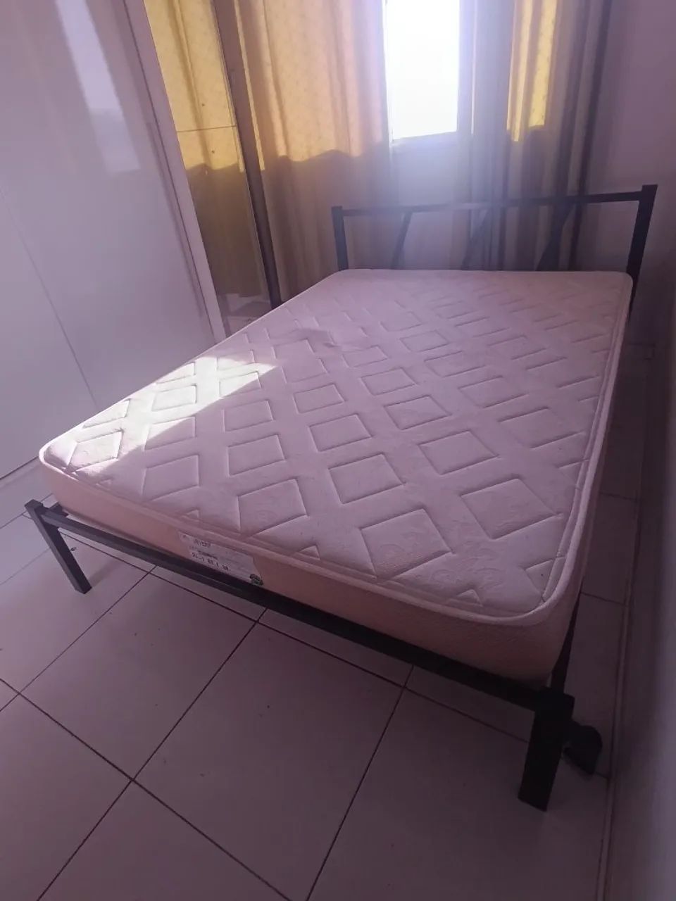 CAMA DE CASAL+ COLCHÃO
