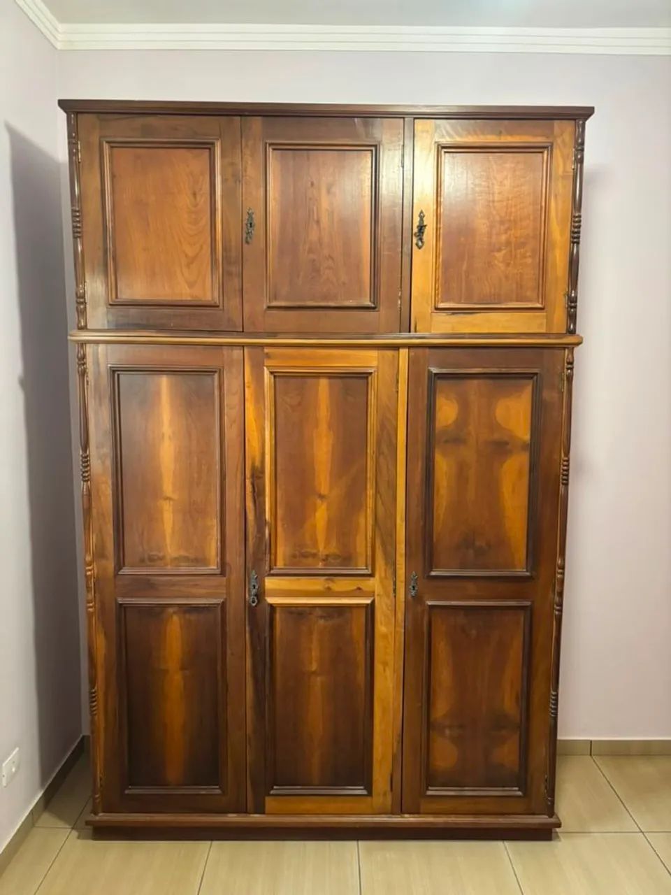 Cama e Guarda roupas de madeira maciça 
