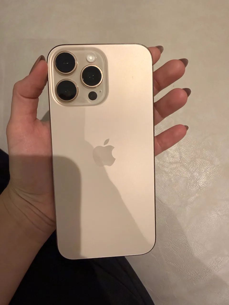 iPhone 16 pro max dourado - Foto 2