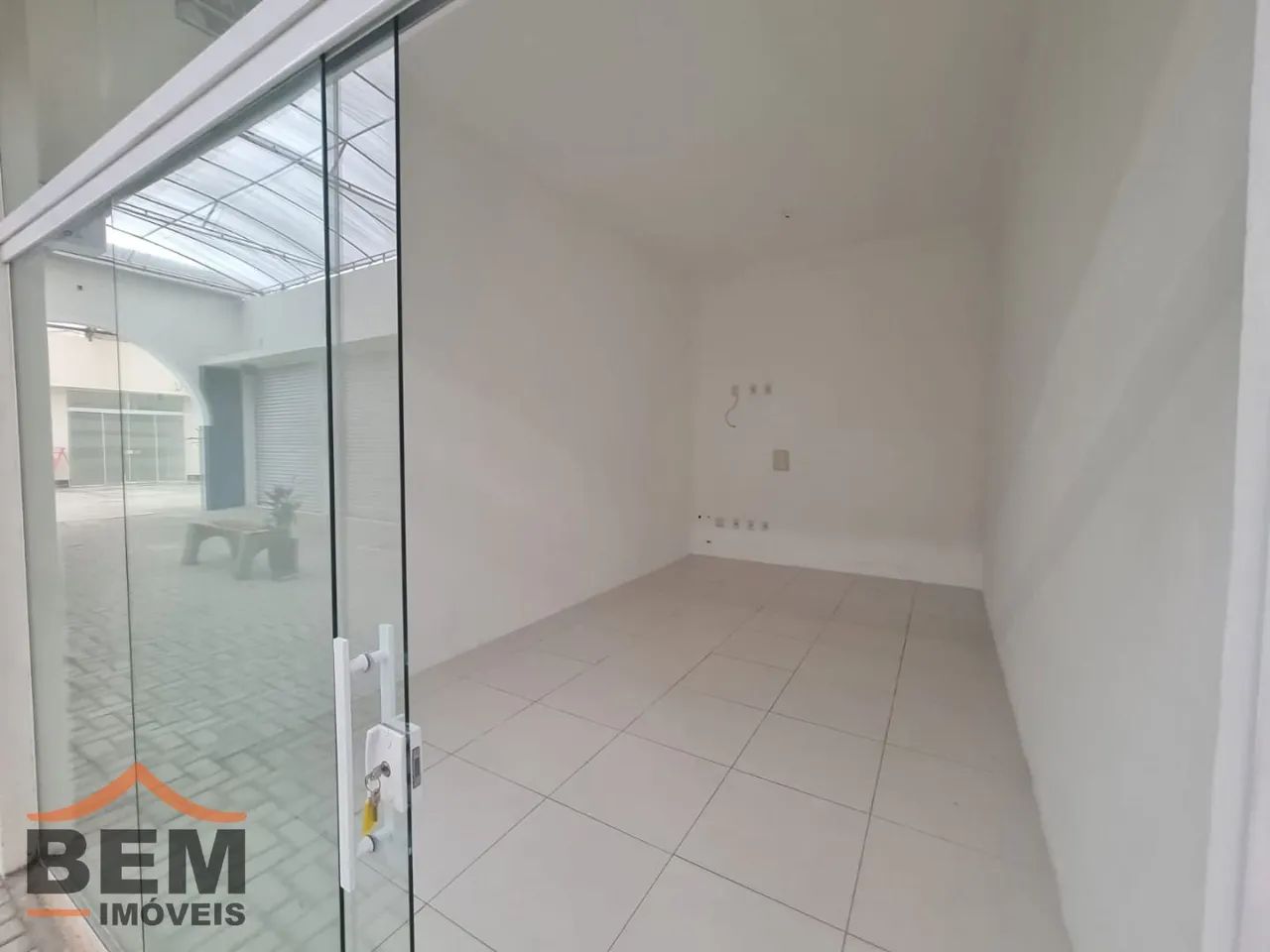 Sala para alugar no bairro Cedros em Camboriú/SC - Foto 4