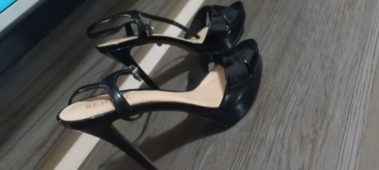 Sandalia verniz Schutz - Foto 2