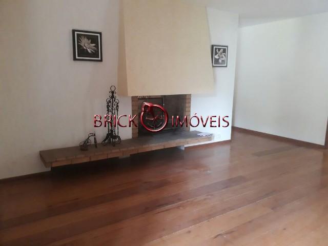 Excelente sítio com área de 10 mil m² com casa principal, casa de caseiro e área de lazer. - Foto 8