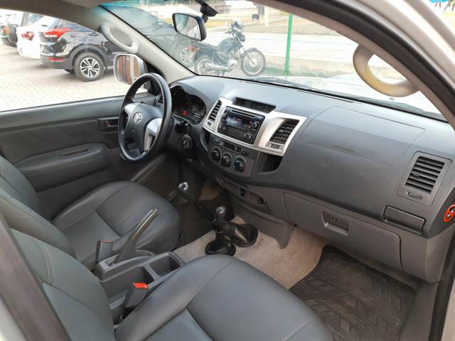 Toyota hilux 3.0 4x4 2013 diesel manual - Foto 8
