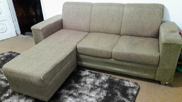 Sofá com Chaise