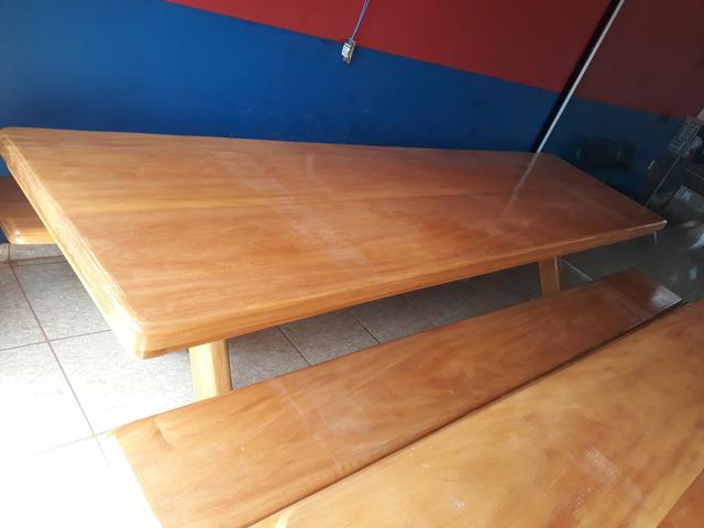Mesa tipo da madeira garapeira
