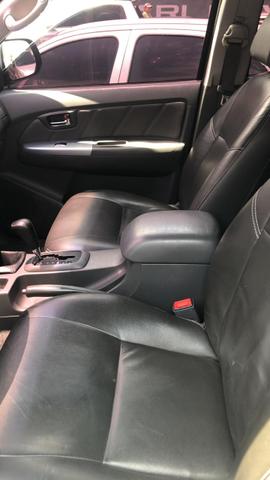 Hilux srv 4x4 3.0 tb aut - Foto 8