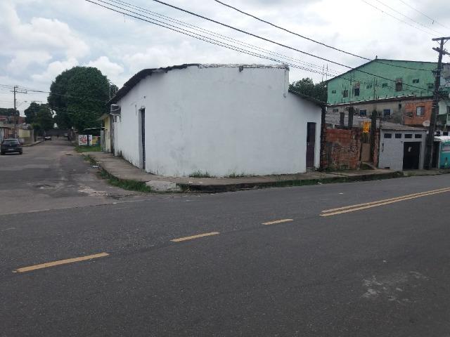 Ponto comercial com (1)um apartamento atrás (1) terreno ao lado / construção